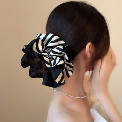 复古黑白撞色达成发圈