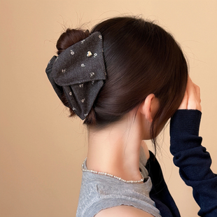 缎面发夹女2025新款高端小碎花盘发贝壳抓夹韩版不伤发后脑勺抓夹
