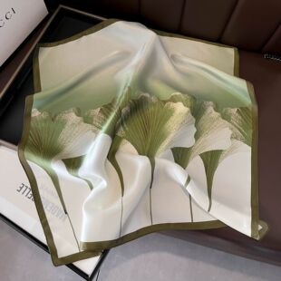 上海故事丝巾女士春秋优雅繁花真丝小方巾桑蚕丝装饰防晒领巾