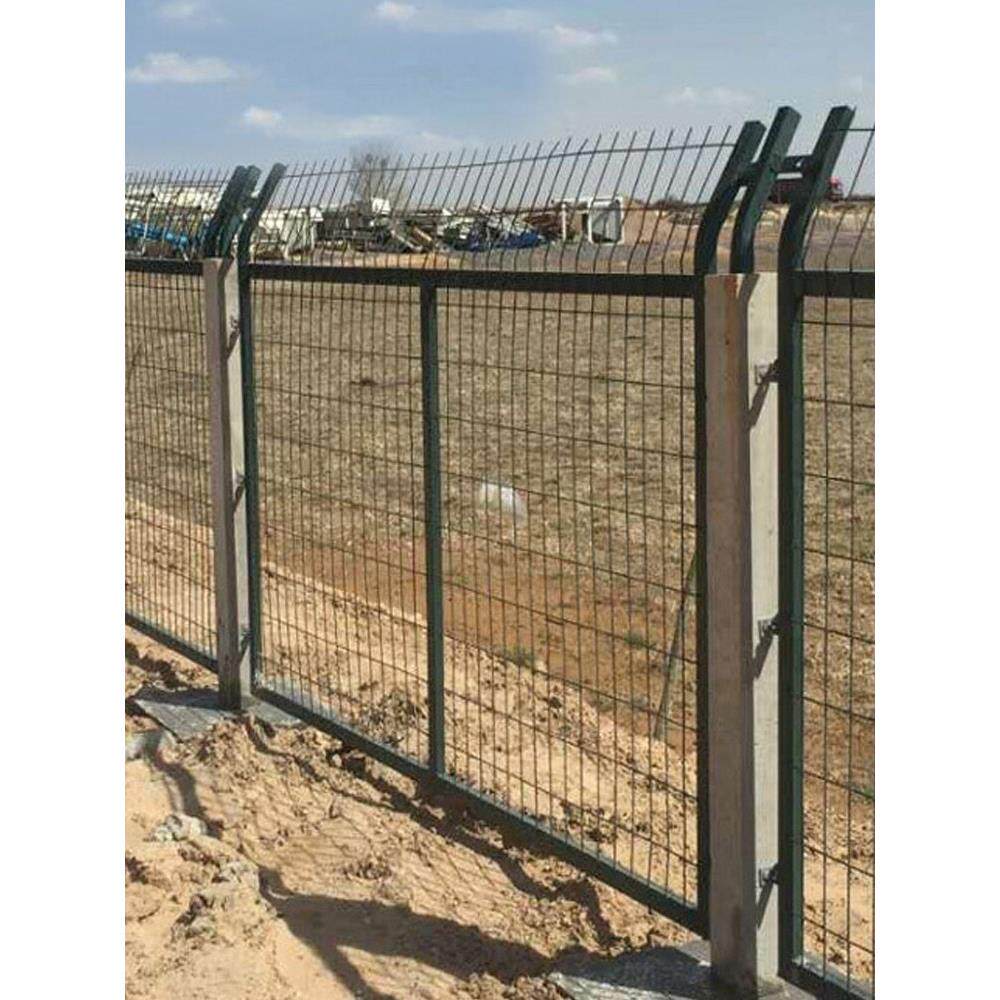 高速铁路护栏网防护围栏隔离水泥柱钢丝网围栏封闭网格金属板围栏