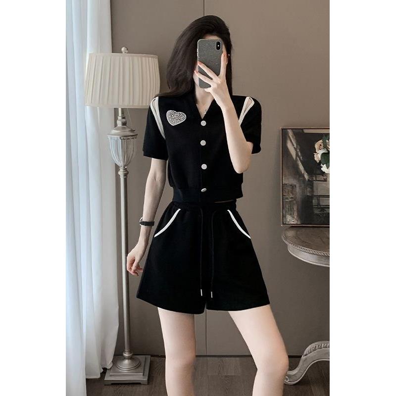 黑色休闲时尚套装女夏季显瘦减龄洋气露肩网红运动短袖短裤两件套