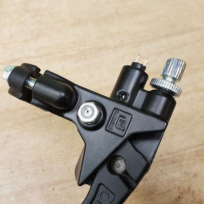 银钢国四二代电喷超级迷你YG15022F摩托车原厂配件左离合手柄牛角