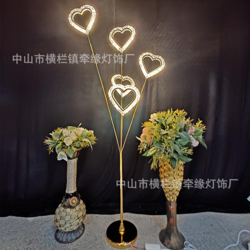 厂家直供新款婚庆道具铁艺电镀爱心月亮贝壳星星婚礼堂舞台路引灯图片