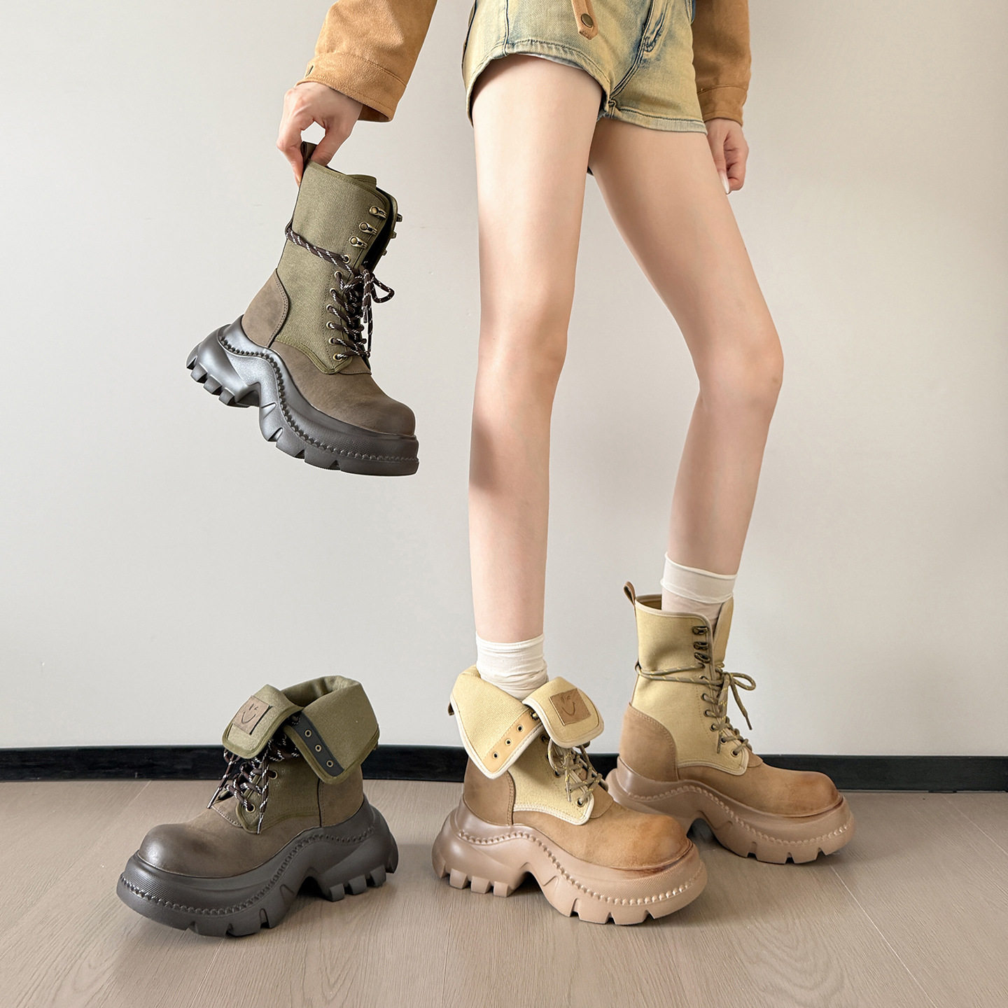 10C height-increasing round-toe smiley face flange motorcycle boots for women, Merrad sponge sole large yellow boots, petite short boots