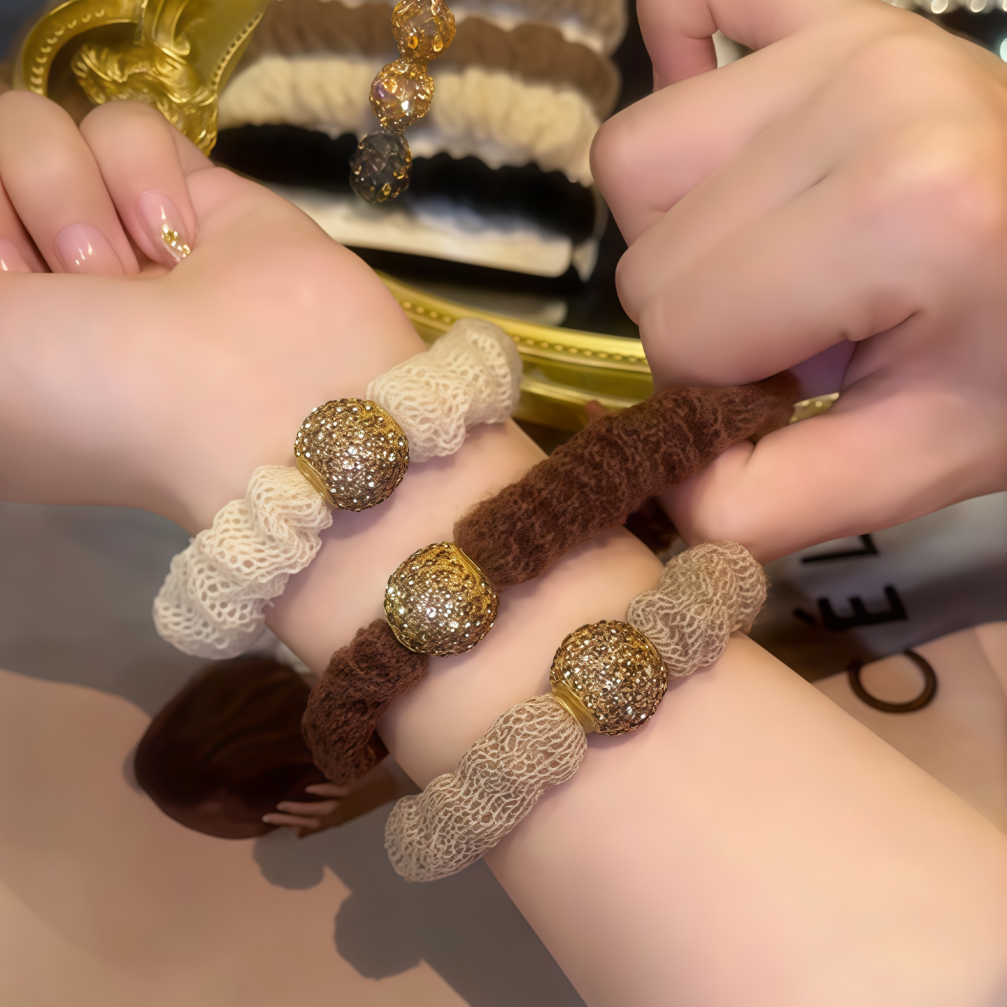 秋冬爆款美拉德色系钻球毛绒发圈女高弹力气质发绳轻奢头绳马尾