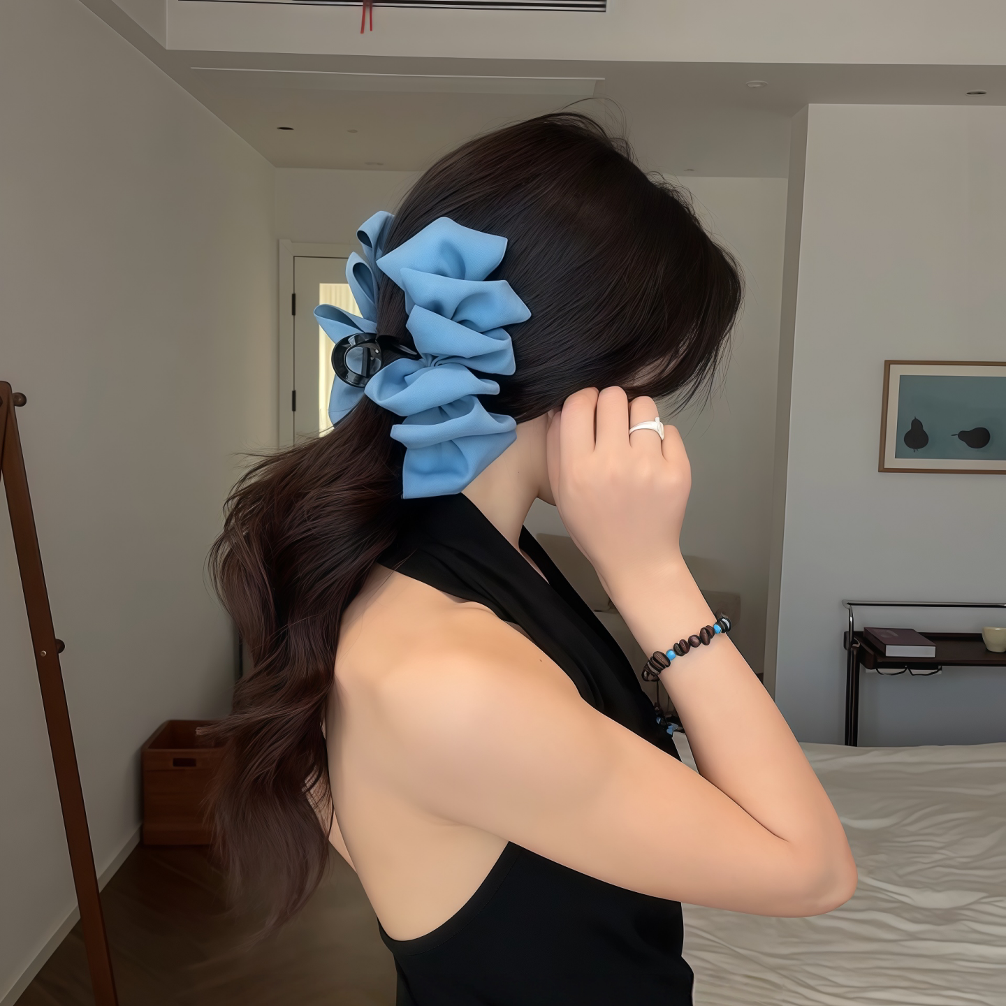 牛仔蓝云朵泡泡褶皱抓夹女2025新款高级感后脑勺盘发鲨鱼发夹大号