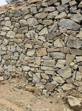 公园挡土墙石铺地台阶石毛碎石片石草料坪拼石MSPS-04脚踩河北文