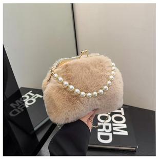 高级感毛毛包新款时尚秋冬单肩百搭毛绒包包手提贝壳包洋气小众