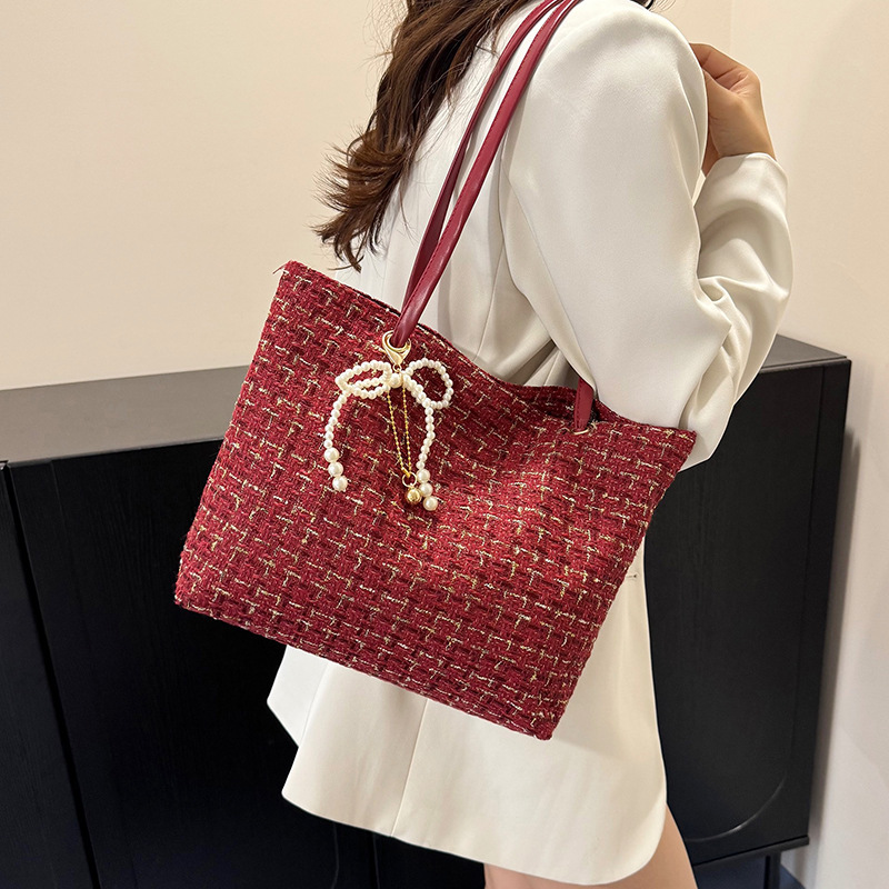 红色包包冬大容量女士单肩包气质时尚女包2025冬季新款韩版小香风