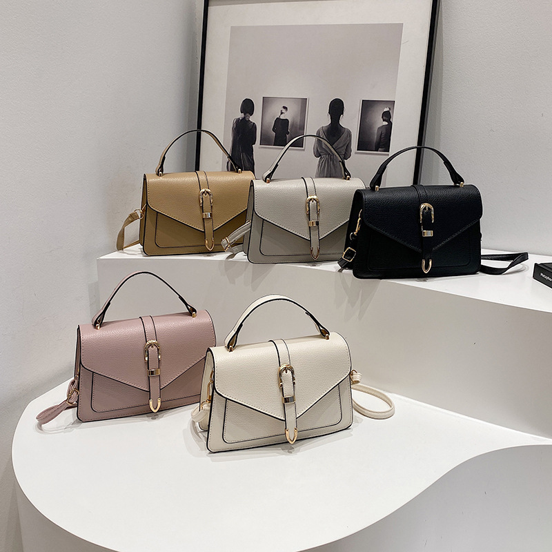 斜挎包冬小型通勤小众包包女包2024新款冬季洋气简约单肩小包质感