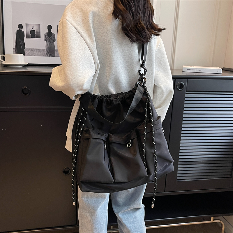 背包女秋冬斜挎包包2025新款冬季