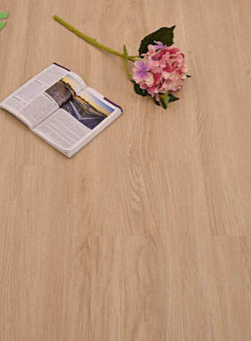 灰色木纹公寓会所锁扣SPC石塑地板 集成房屋快装胶地板砖佛山批发