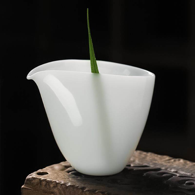 高档水滴形公道杯分茶器泡茶精致公杯陶瓷高级感高颜值冰种白瓷I