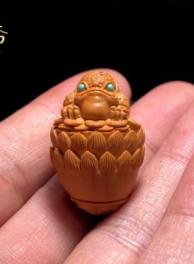 极速橄榄核单籽镶l松石金蟾核雕三通佛头手工雕刻蛤蟆吊坠手串文