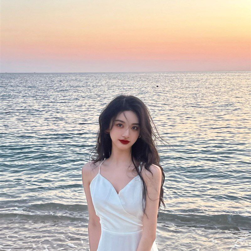 速发三亚旅游衣服出游超仙吊带裙沙滩裙海边度假连衣裙ins超火连