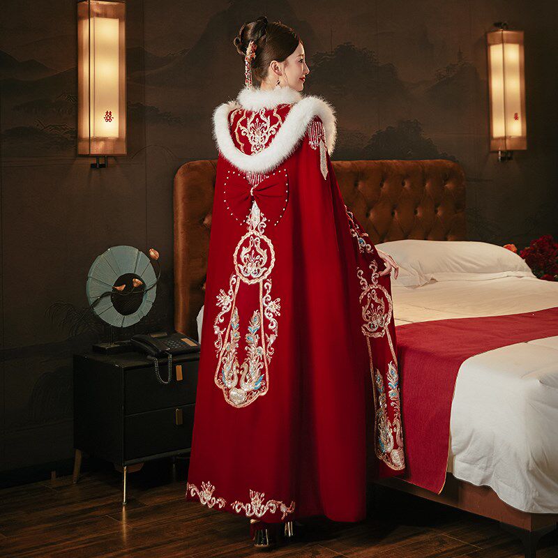 秀禾服结婚红色披风冬季保暖新娘中式婚礼毛披肩斗篷加厚毛领披肩
