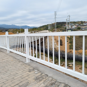 厂家直销道路护栏支持定制市政围栏交通隔离防撞栏杆锌钢铁艺栏杆