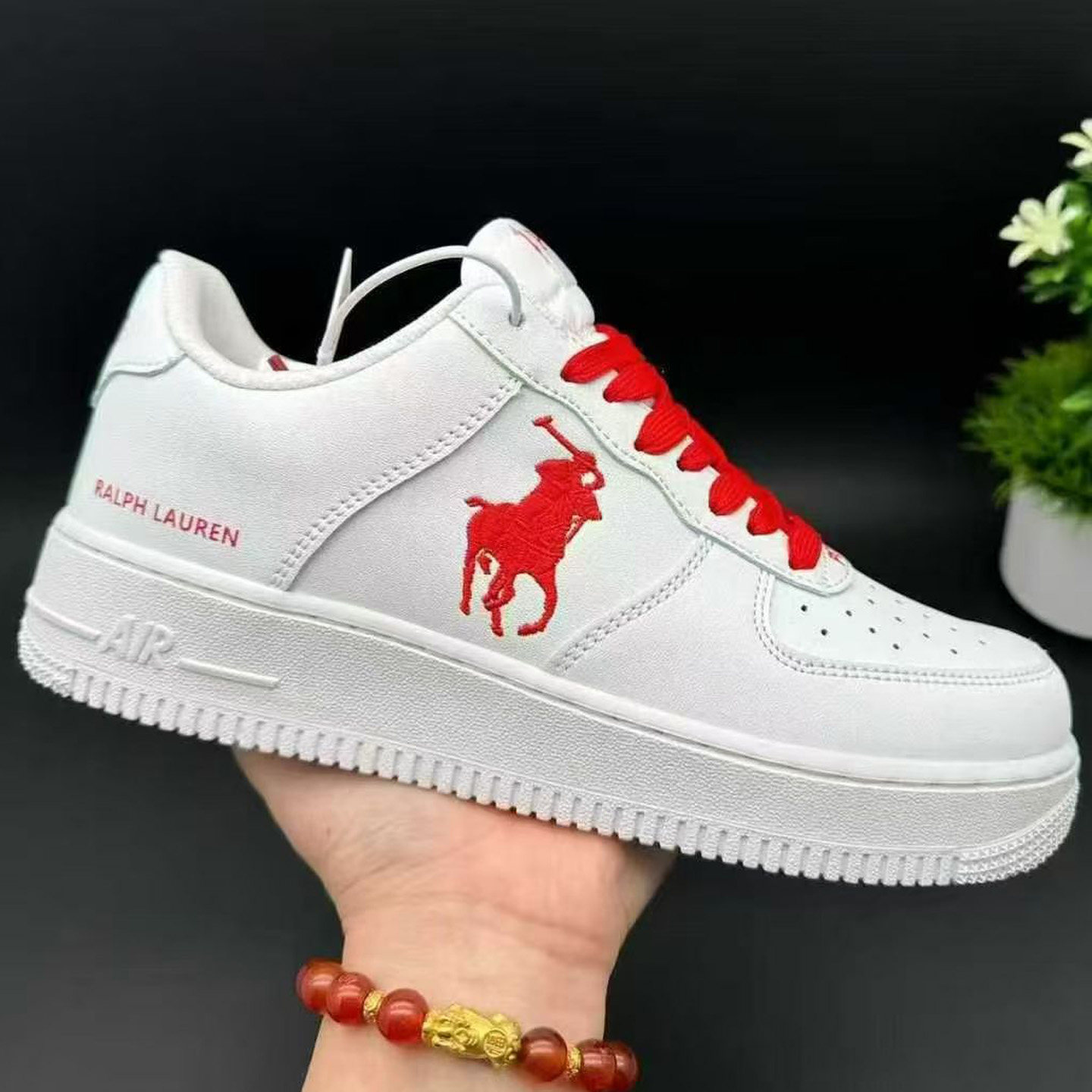 冬季马年新款男女情侣轻奢百搭小白鞋四季款潮流简约休闲低帮板鞋,流行男鞋,休闲板鞋,淘宝优惠券,粉丝福利购,淘宝优惠卷