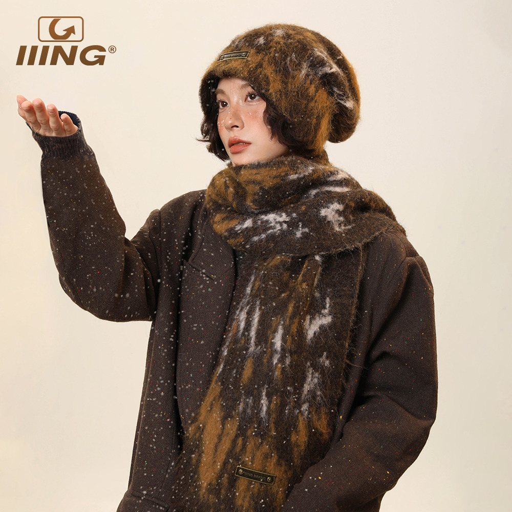 美拉德风混色堆堆帽子围巾两件套