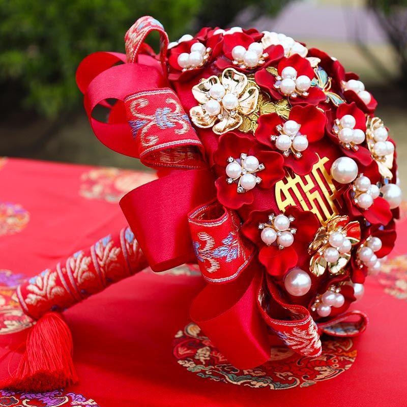中式秀禾服新娘手捧花手
