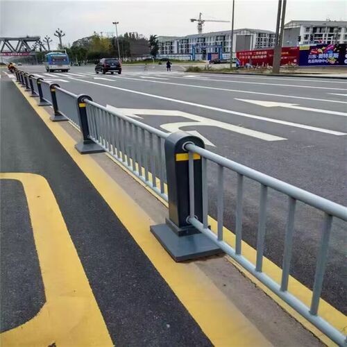 公路中央防撞护栏市政马路人行道两侧隔离栏停车场机非道路防护栏