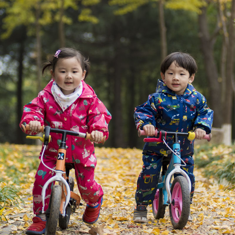 户外儿童连体防水雨衣男女童雨披雨裤幼儿园宝宝防脏衣小孩滑雪服