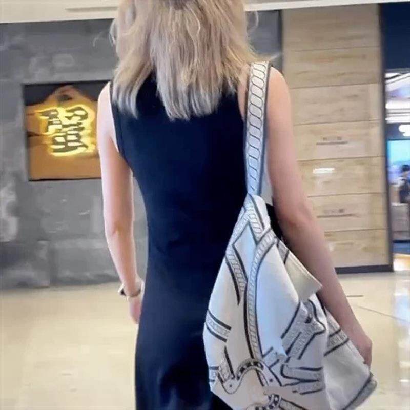 2025新款小马图腾亚麻印花托特包百搭通勤大容量帆布包单肩托特包