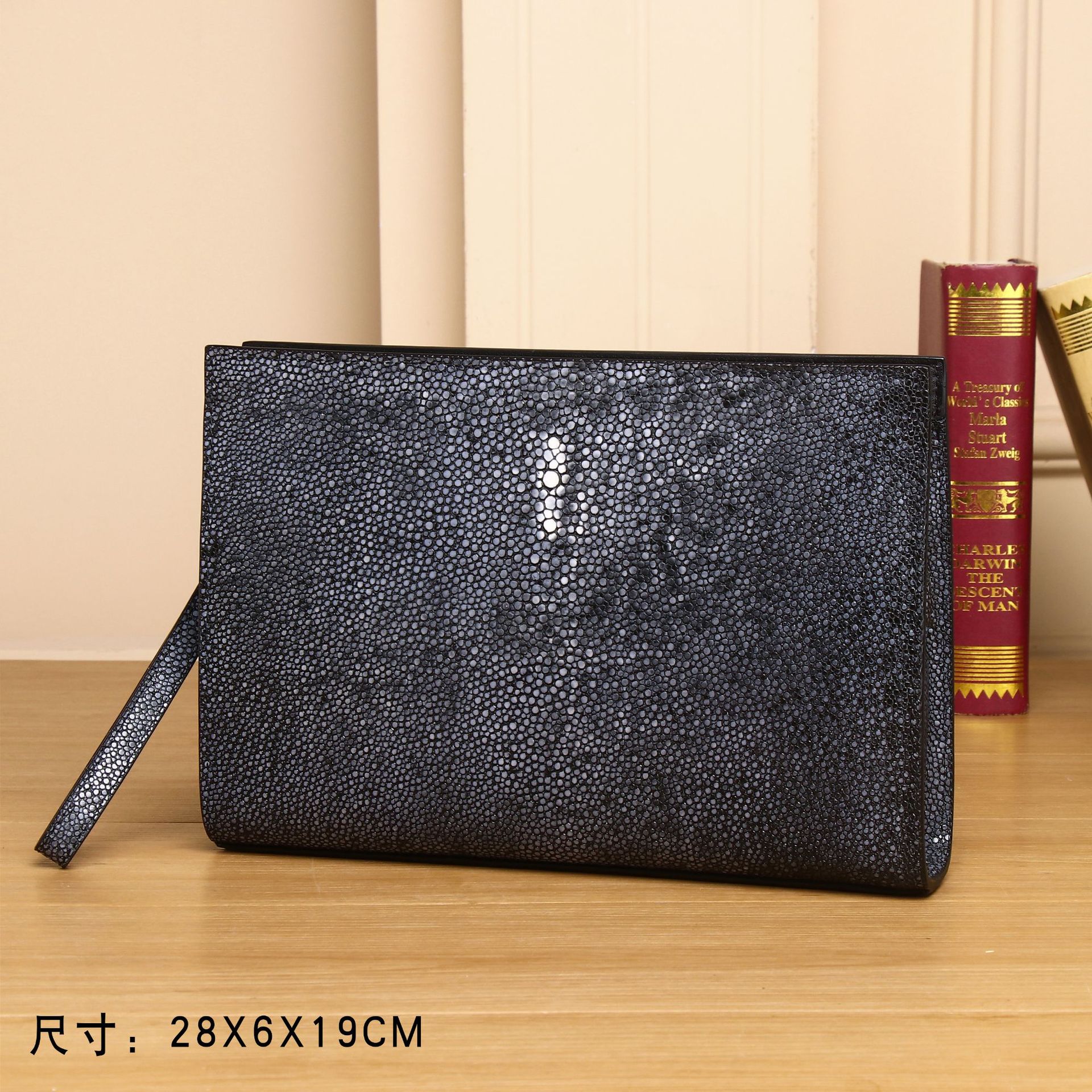 新款 光面珍珠鱼纹男士手拿包高档经典洗漱包大手包高端夹包潮男