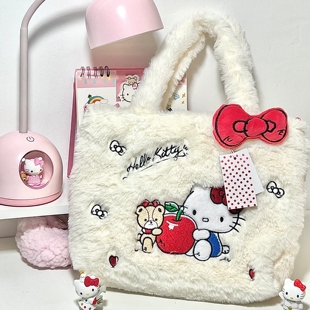 hellokitty斜挎毛绒包三丽鸥秋冬毛茸茸手提通勤包可爱收纳水桶包