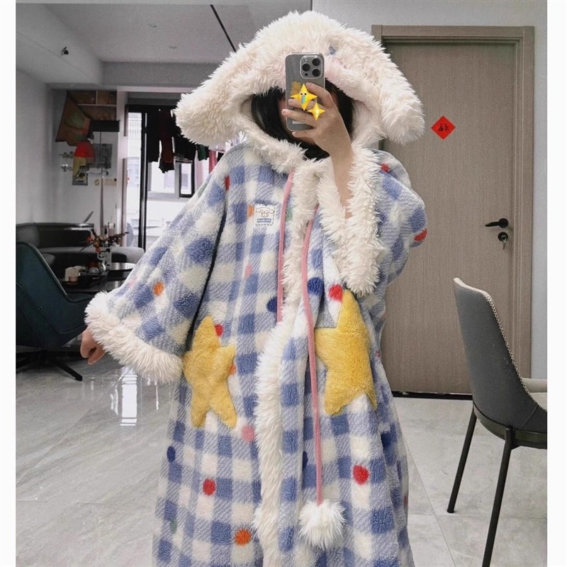 玉桂狗珊瑚绒睡袍女款2025新款秋冬季加绒加厚可爱睡衣高级感套装