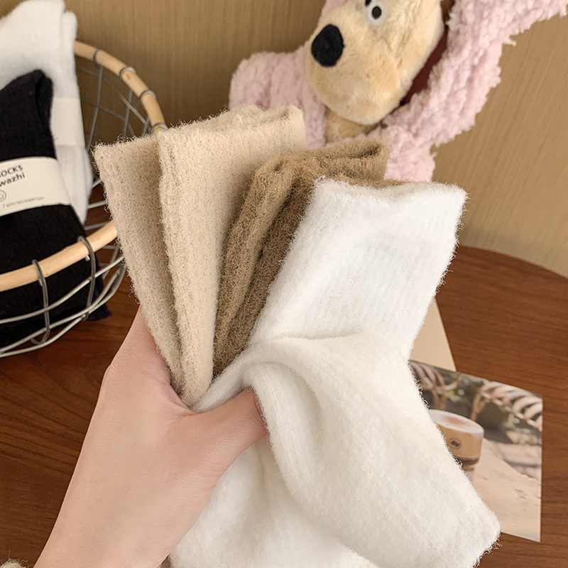 纯色澳绒袜子女秋冬加绒加厚保暖睡眠月子袜毛绒堆堆冬季中筒袜