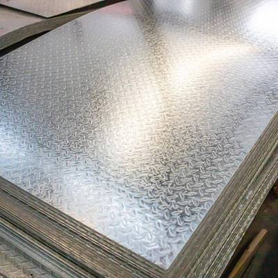 镀锌花纹钢板铁板 钢盖板斜坡镀锌防滑板 压花钢板铺路楼梯踏步板