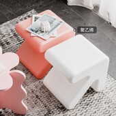 网红isa风创意箭头凳子北欧轻奢客厅家用矮凳小户型简约方凳