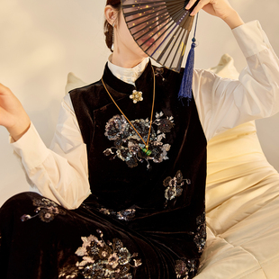 N9093 设计高端半裙气质套装 新中式 国风亮片玫瑰刺绣马甲重工时尚