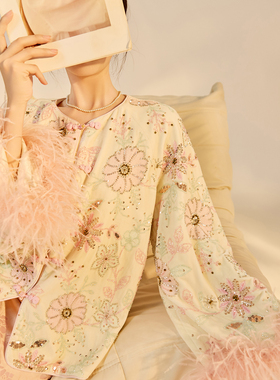 新中式秋冬盘扣刺绣袖口鸵鸟毛拼接上衣国风杏粉色丝绒外套 N9049