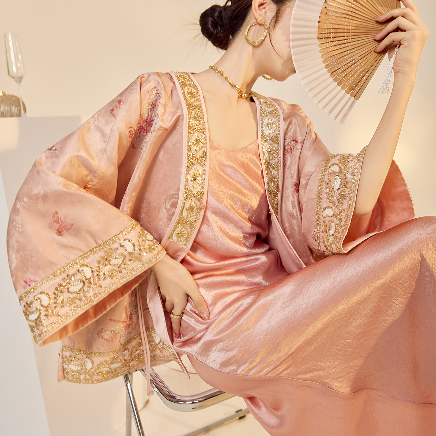 新中式轻国风版重工亮片刺绣上衣盘扣设计高级气质宽松外套 N7033,女装/女士精品,短外套,淘宝优惠券,粉丝福利购,淘宝优惠卷