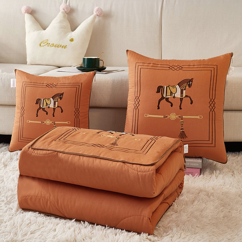 多功能纯棉抱枕被子两用二合一汽车D办公室午睡枕头加厚保暖毯四