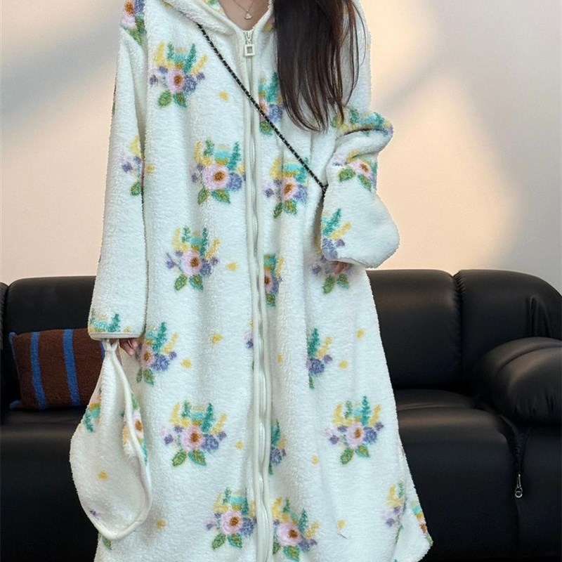 行走的被窝大码韩系条纹珊瑚w绒睡衣女加厚保暖家居服睡袍连帽拉