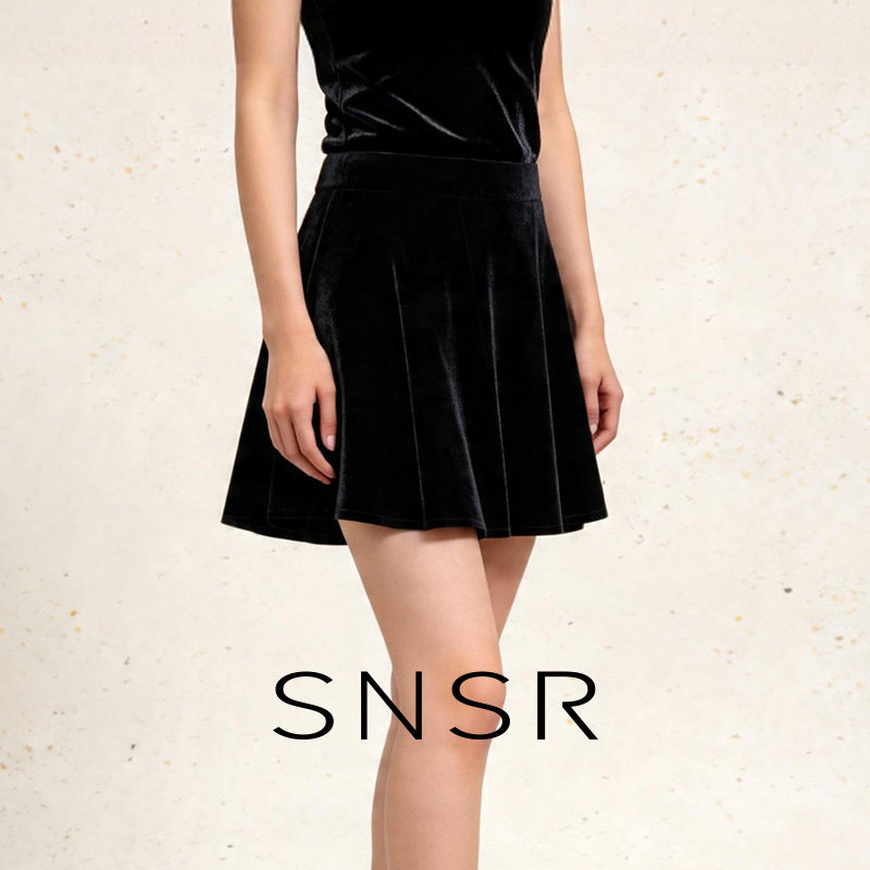 SNSR/圣妮思2026春季黑色时尚修身半身裙百搭a字裙短款高腰女裙裤