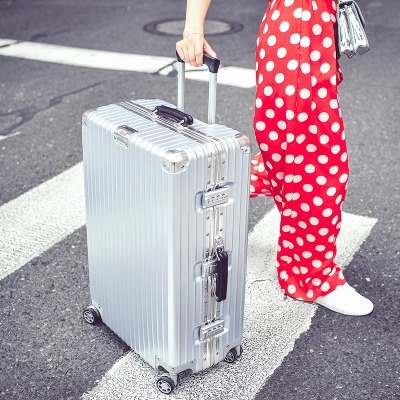 红色铝框行李箱24拉杆万向