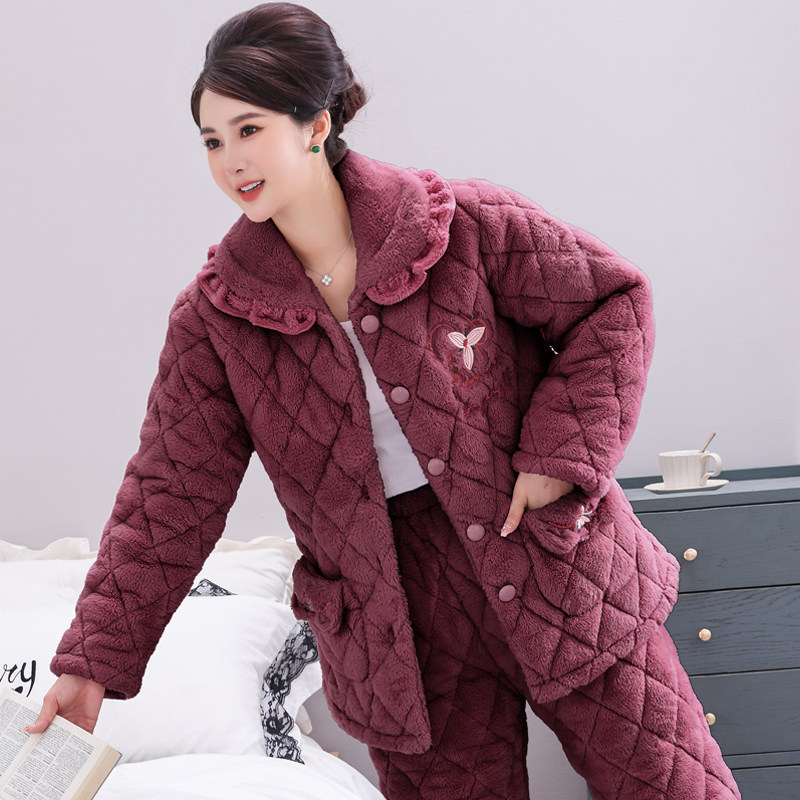 睡衣三层夹棉加绒加厚保暖女士秋冬季中老年妈妈珊瑚绒家居服套装