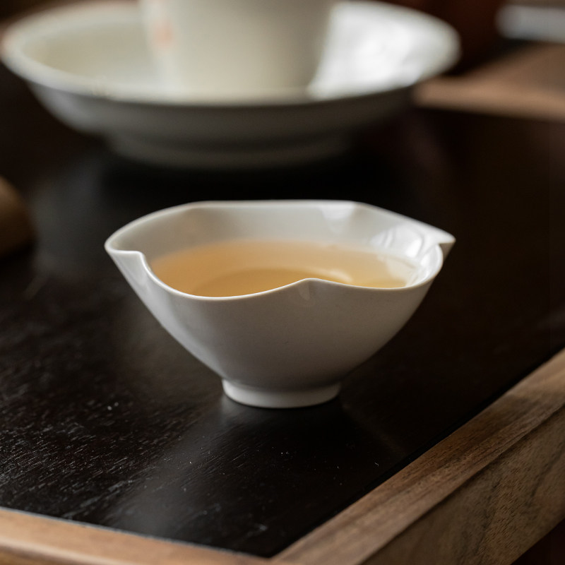 草木灰功夫茶具女士个人花口杯陶瓷主人杯单杯手工薄胎茶杯喝茶碗