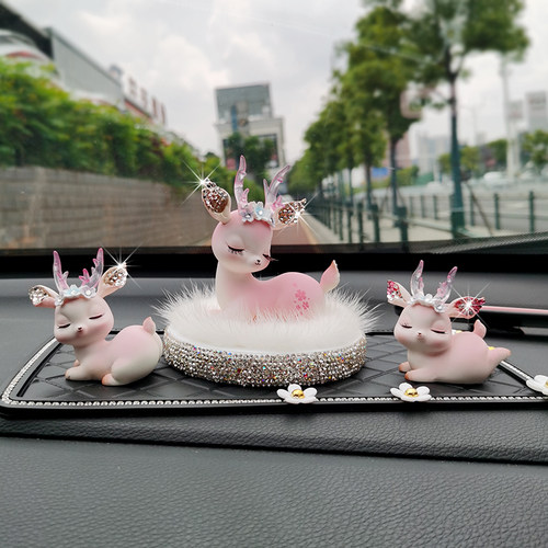 镶钻车载摆件网红创意可爱一路平安鹿女神款车内饰品汽车香薰用品