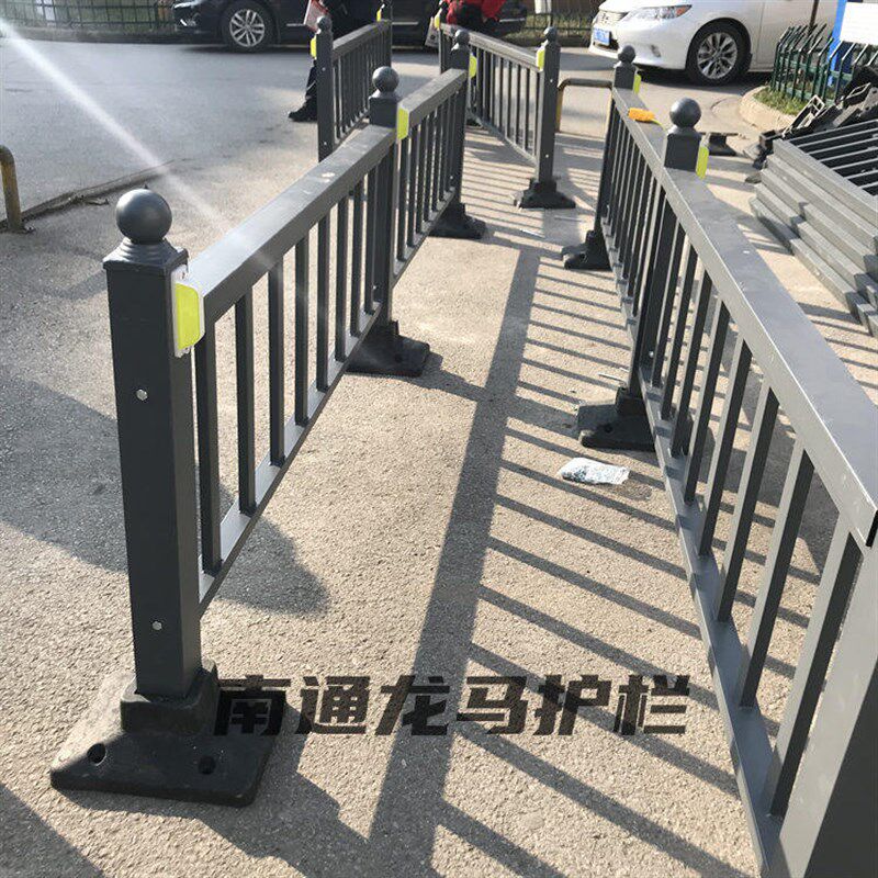 隔离栏道路护栏花式护栏重型护栏铸铁底座交通护栏市政护栏南通