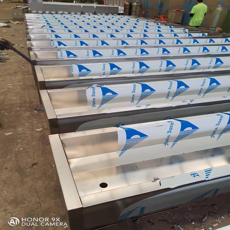 牛羊恒温饮水槽自动电加热器不锈钢防冻冬天用不结冰水槽养殖设备