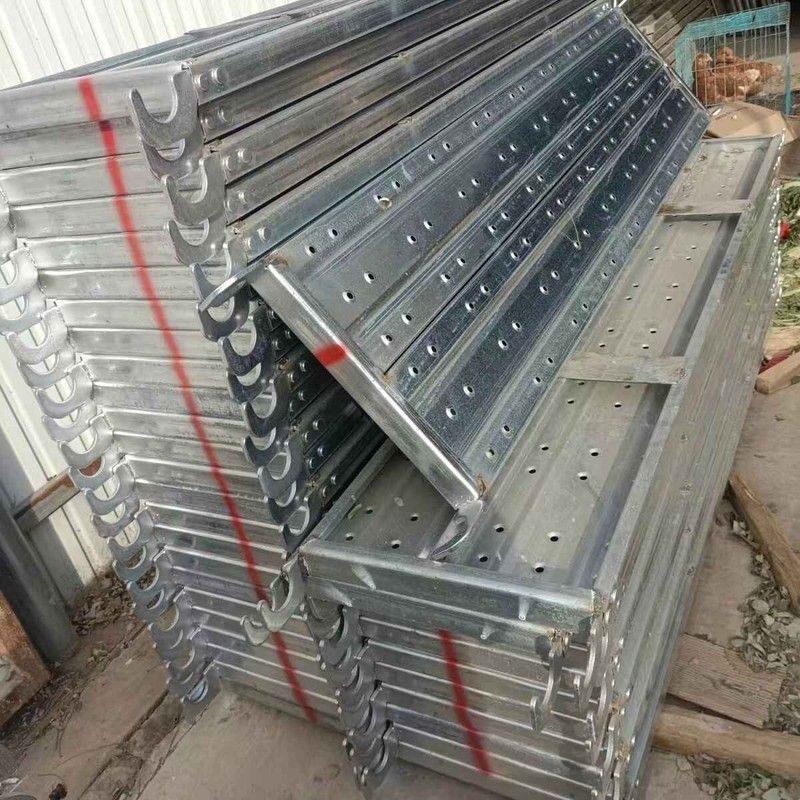 镀锌脚手架专用加厚镀锌三芯两芯方管踏板冲孔踏板建筑工地手脚架图片
