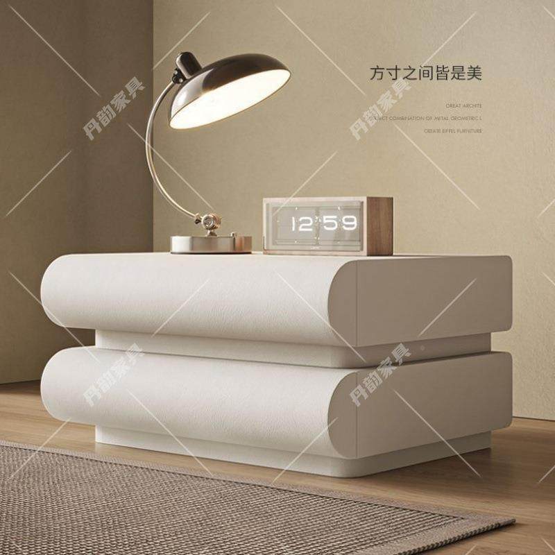 2025新款色网木红奶油风白床头柜DAD皮质意式极简卧室实收床边纳
