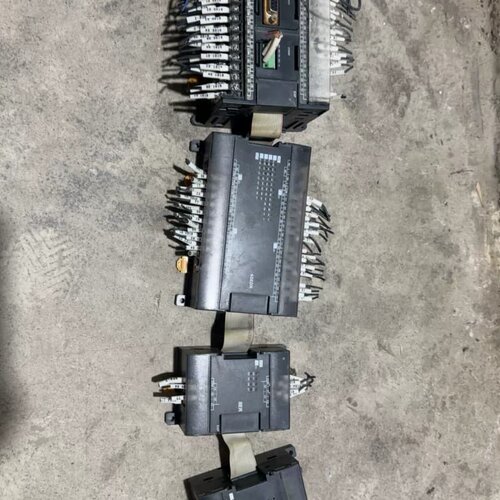 PLC一套，主机CP1H-XA40DR-A，扩展模块C【议价】