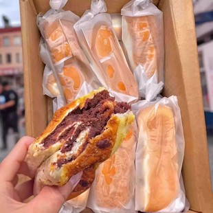 全麦椰香红豆面包早餐代餐红豆沙馅夹心面包解馋零食手撕千层面包