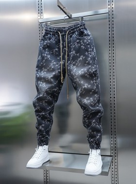 潮流男士冬e季加绒牛仔裤浅蓝色重工提花束脚裤加厚松紧腰小脚裤